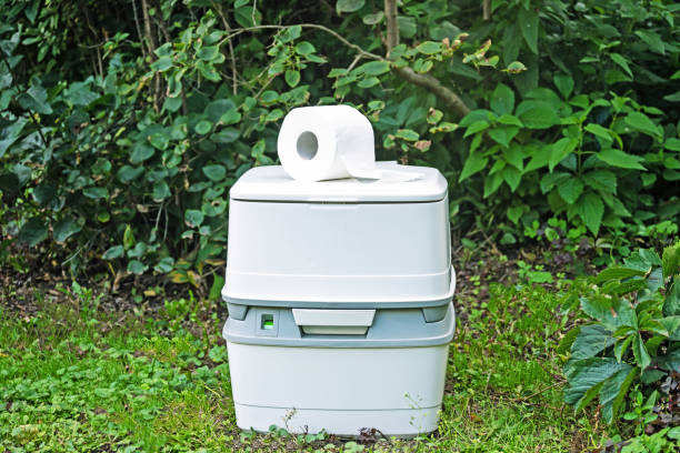 Porta potty rental for outdoor events in Salt Creek Commons, IN